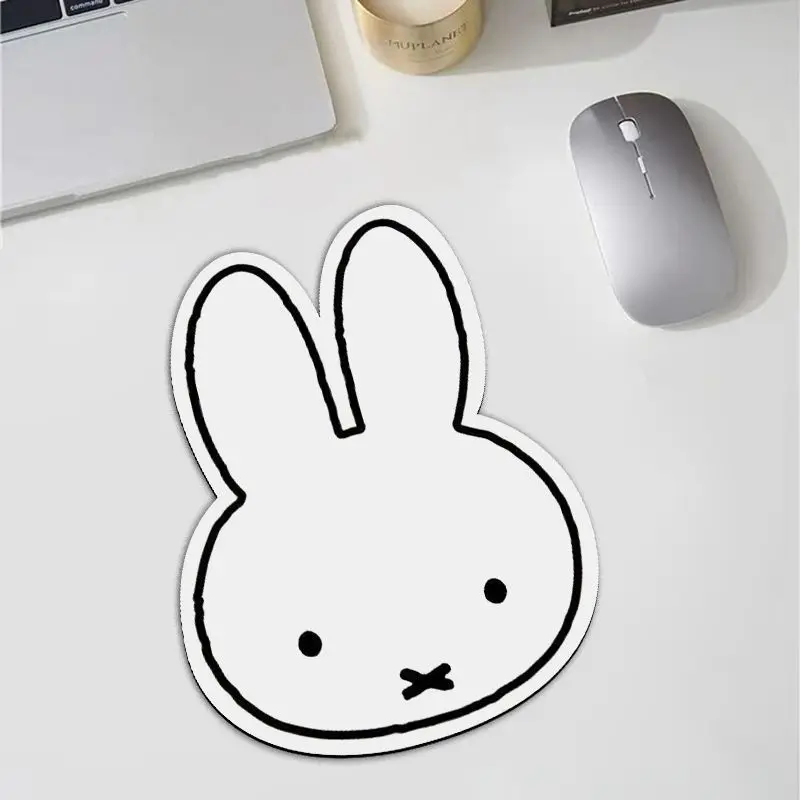 Kawaii Miffy Konijnvormige Mui - Camp Table Folding recensie en prijs